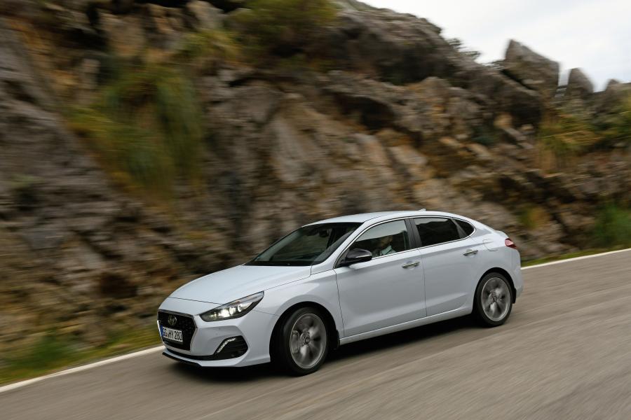  Hyundai i30 Fastback (PD) 2017 года  (WW) (фото 51 из 51)